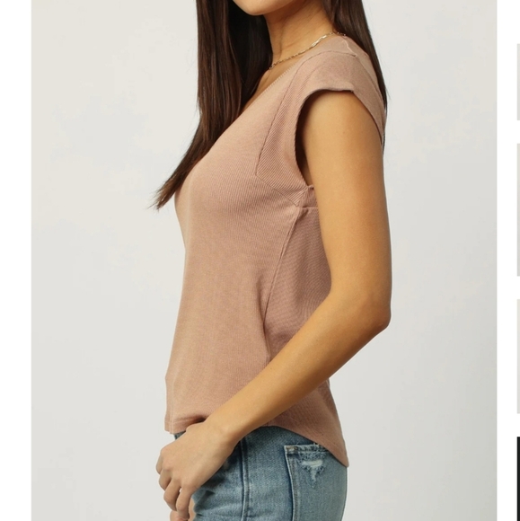 Dear John , Deni Muri Thermal V-Neck Top Wild Mushroom, Size Small - Picture 4 of 8